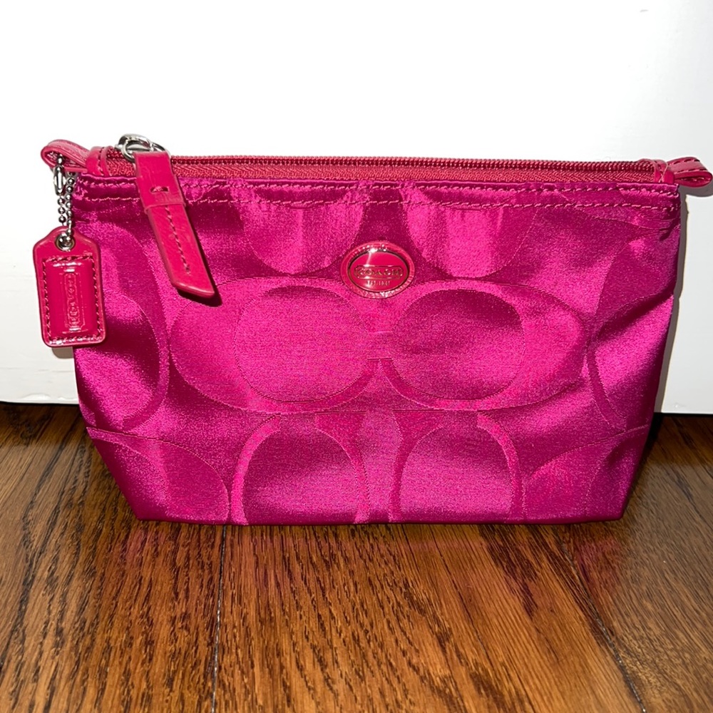 Coach makeup bag in pink